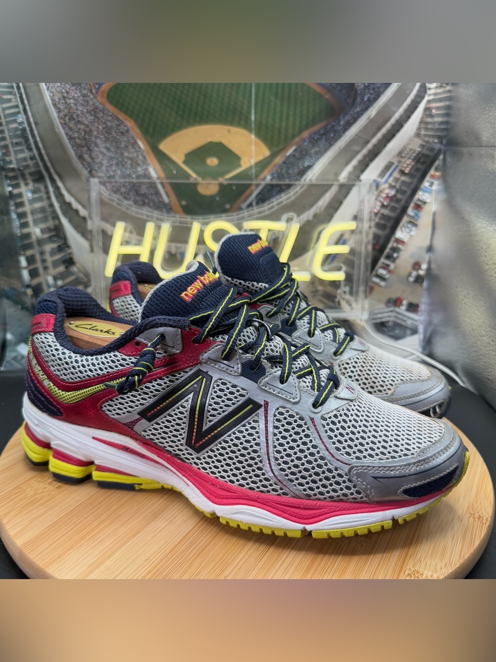 New Balance Womens 880 V2 (Multi-Color) Running Shoes Size 10